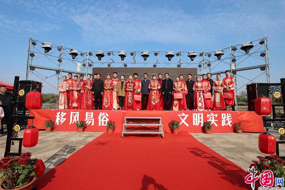 江西湖口县举行2022年首届集体公益婚礼