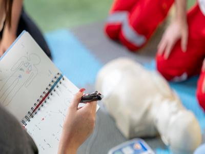 �ƽ����Ƚ�����У԰�ػ���������������