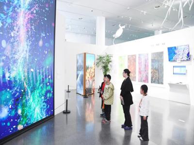 北京:参观数字艺术展 感受艺术魅力